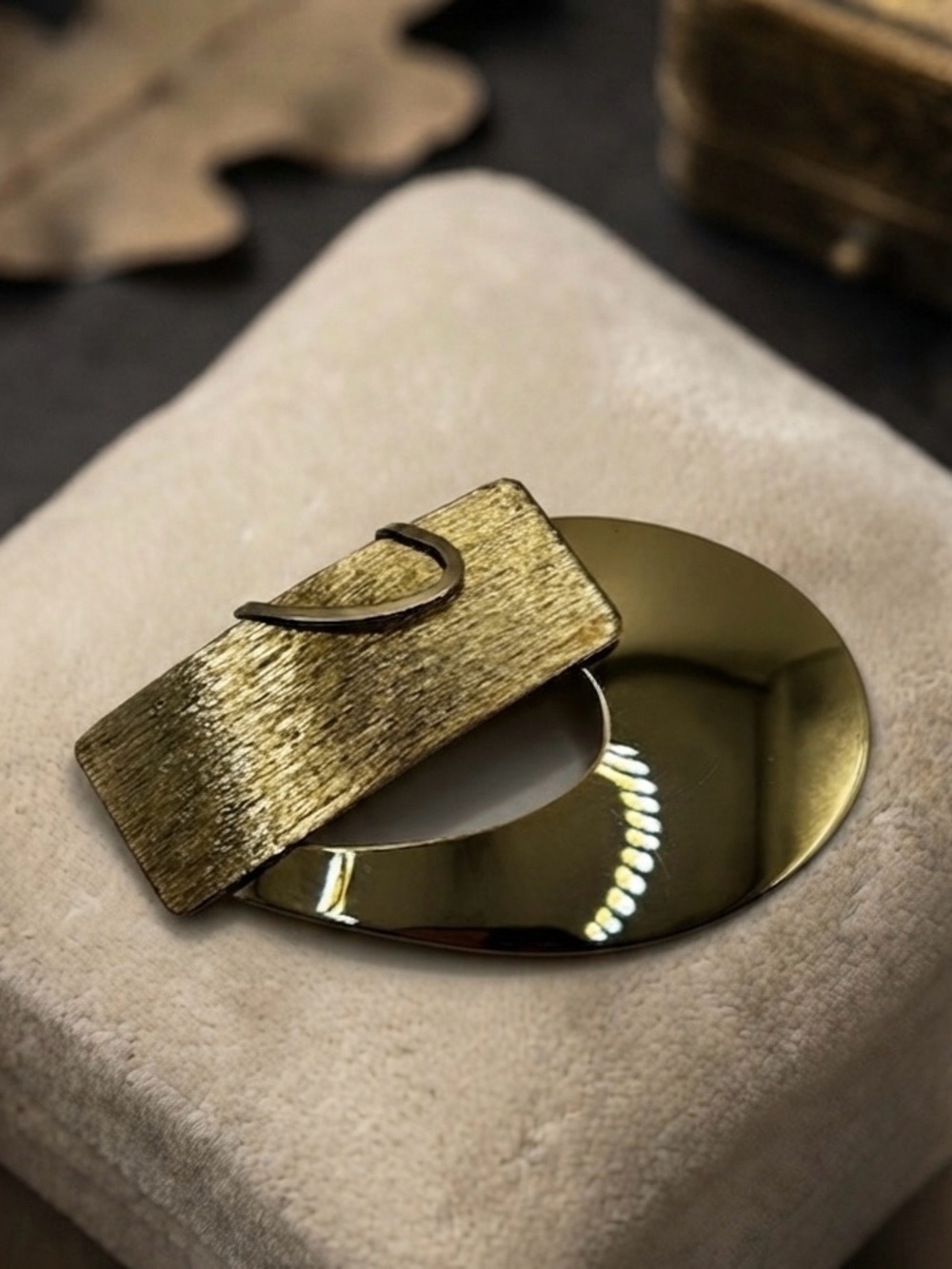 Vintage 1980s Modernist Textured Gold Tone Geometric Brooch Pin